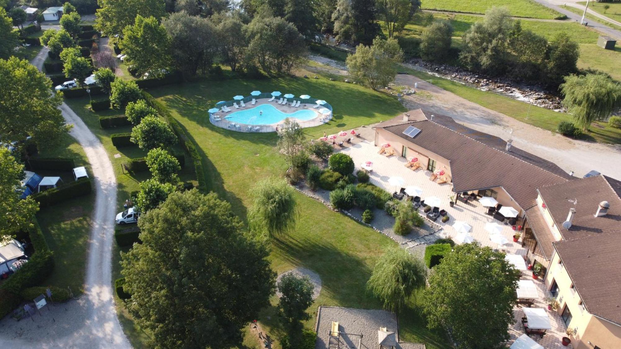 Complexe Les 4 Saisons Oust Exterior foto