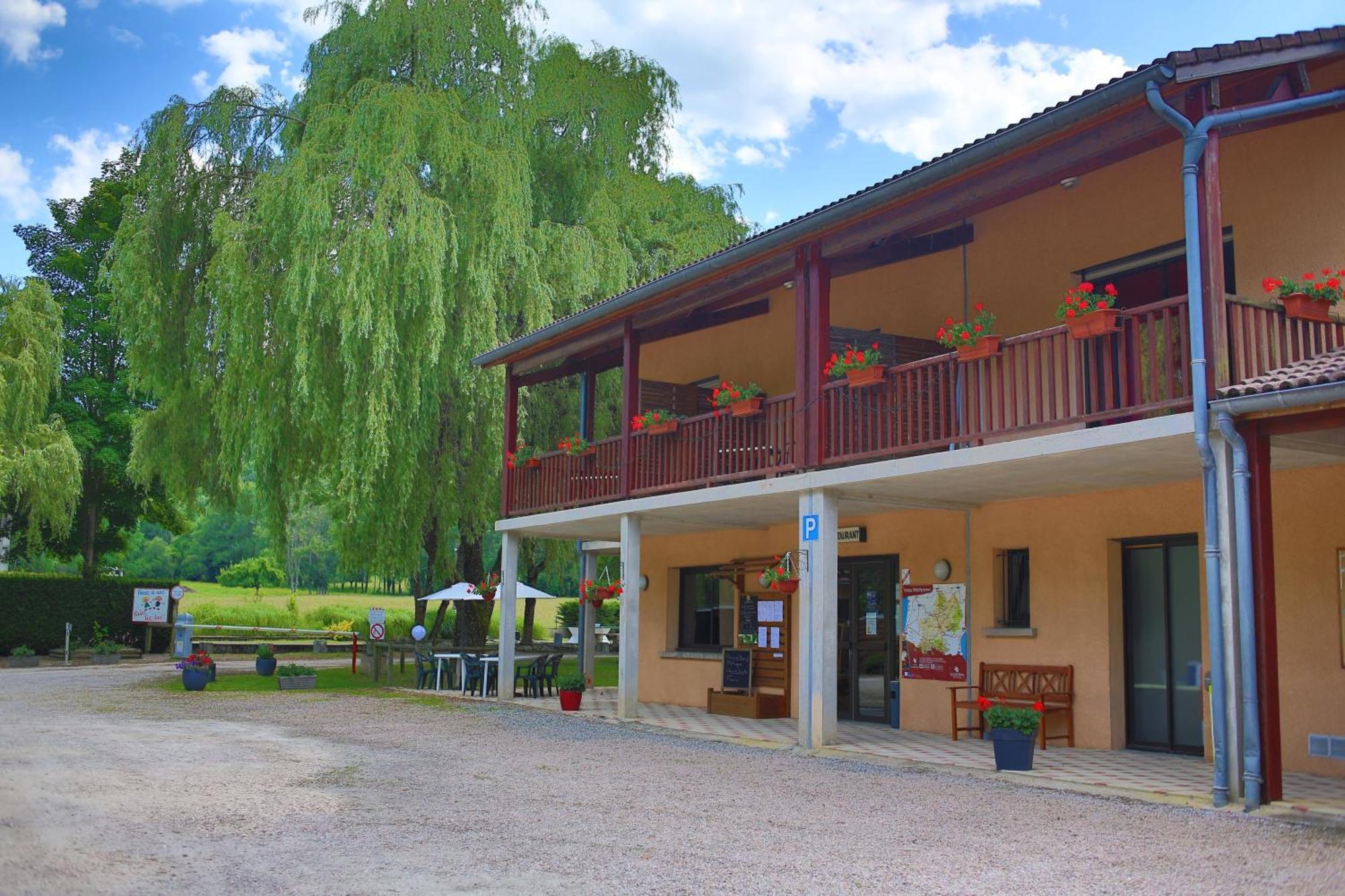 Complexe Les 4 Saisons Oust Exterior foto